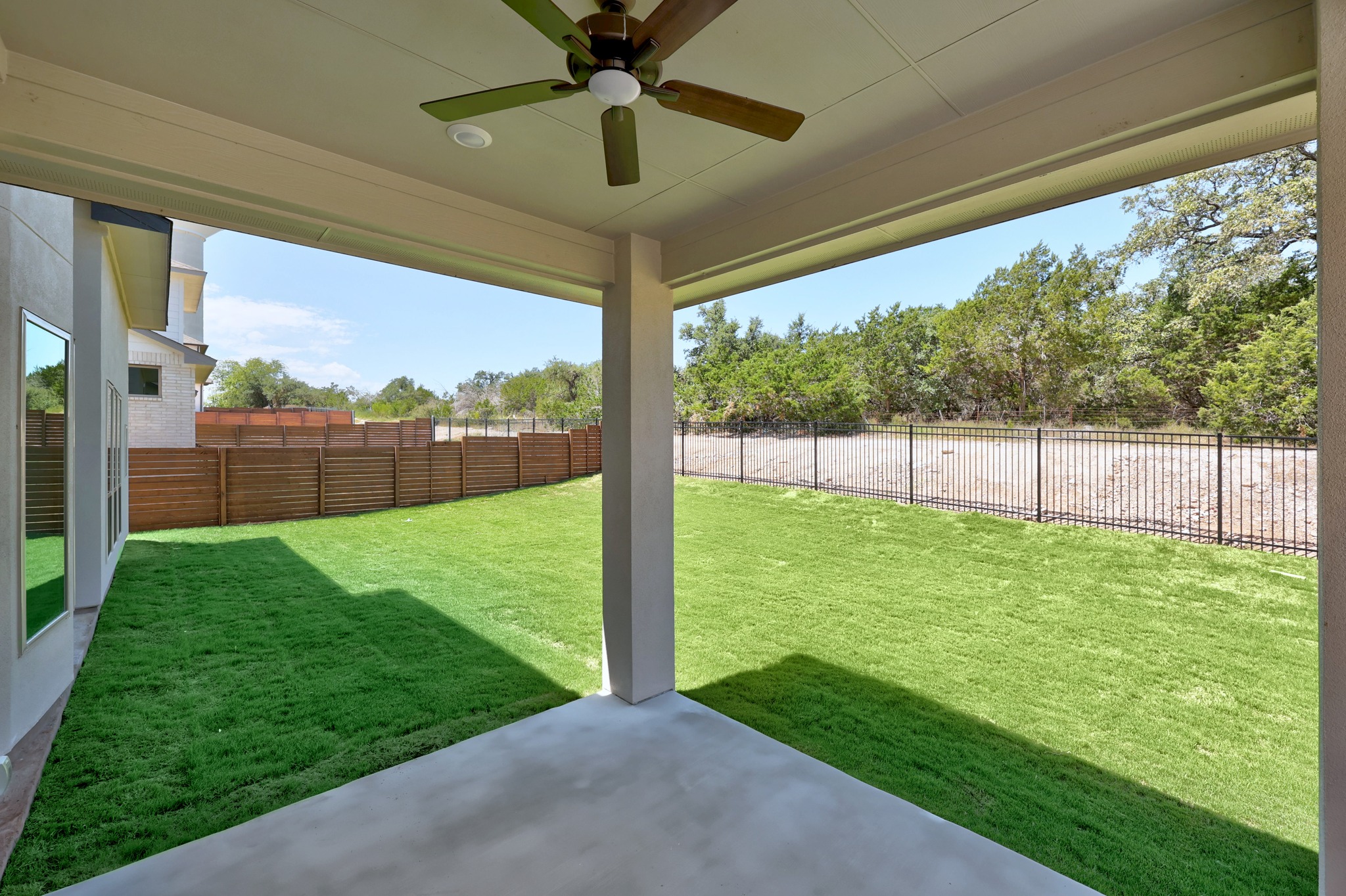 main property photo 33