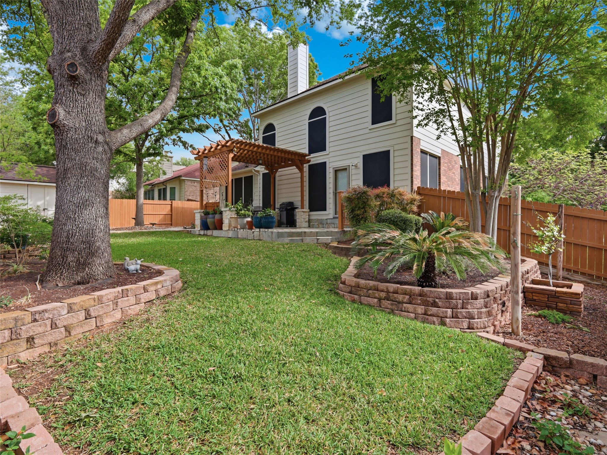 main property photo 28