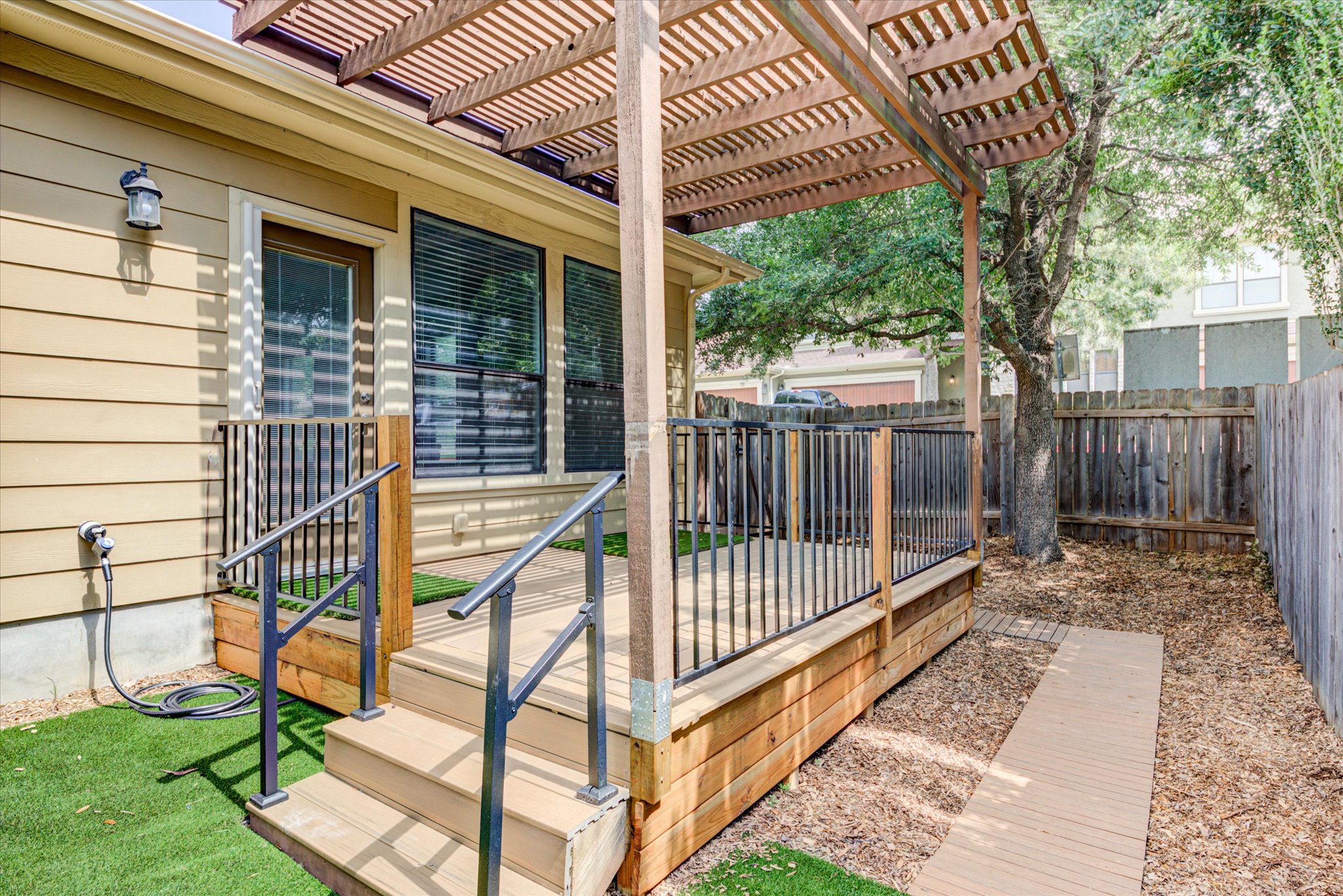 main property photo 24