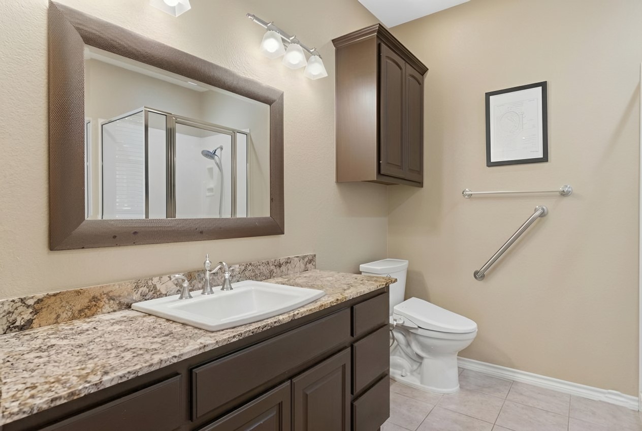 main property photo 17
