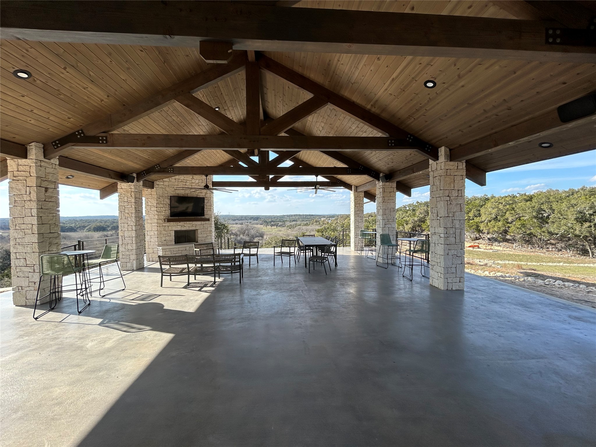 main property photo 25