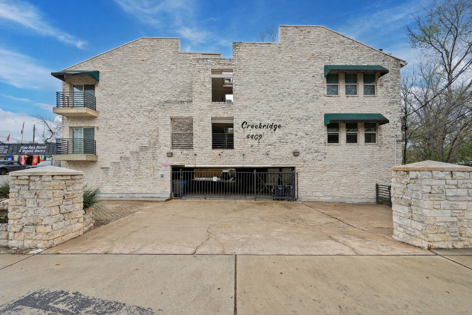 main property photo 18