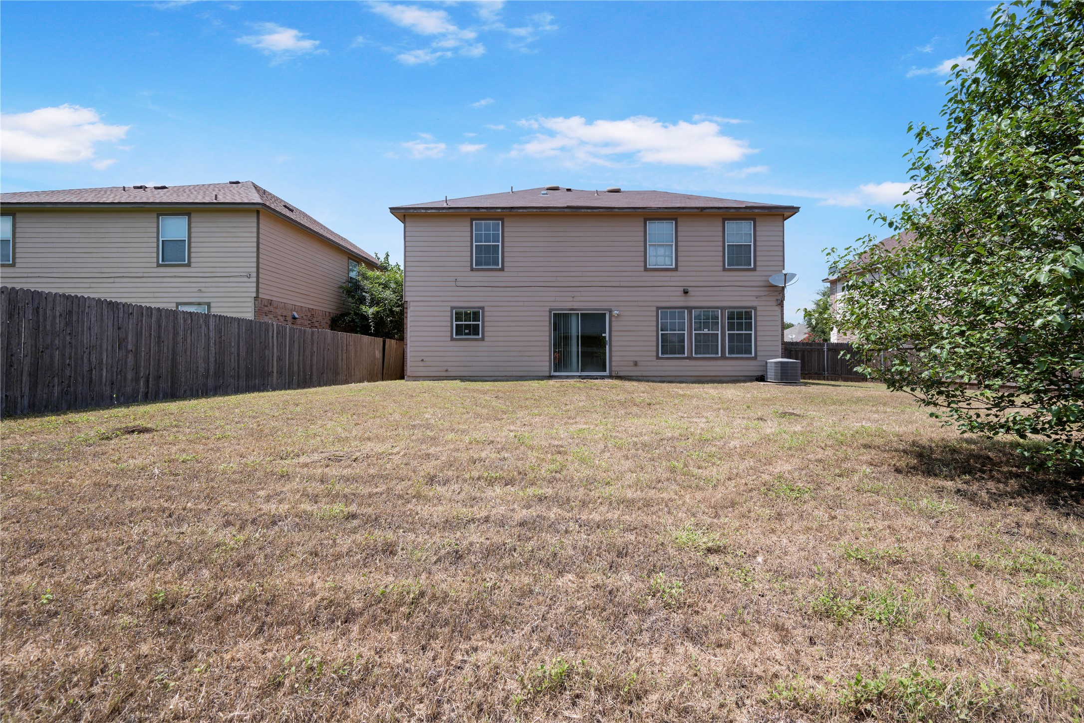 main property photo 28