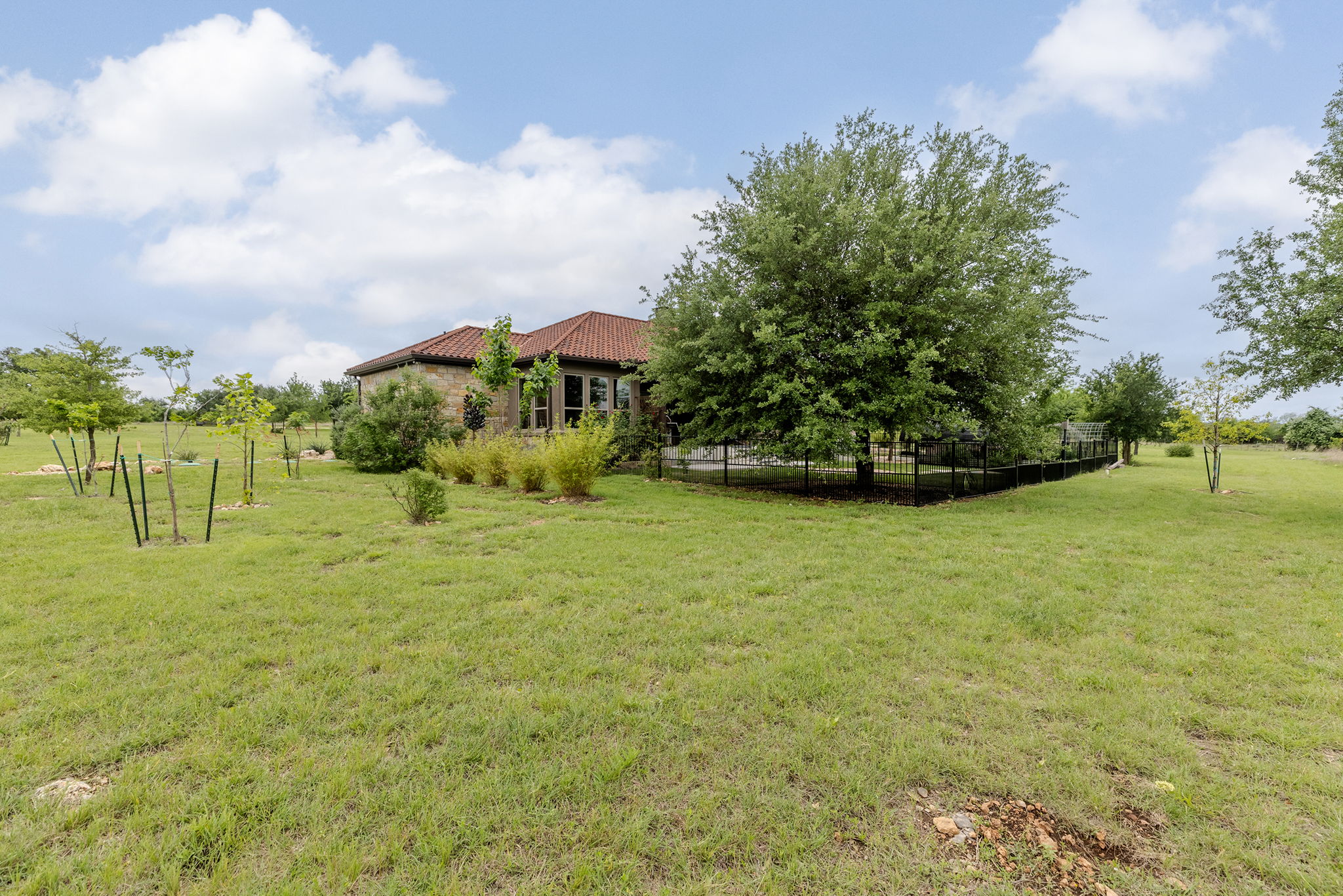 main property photo 30