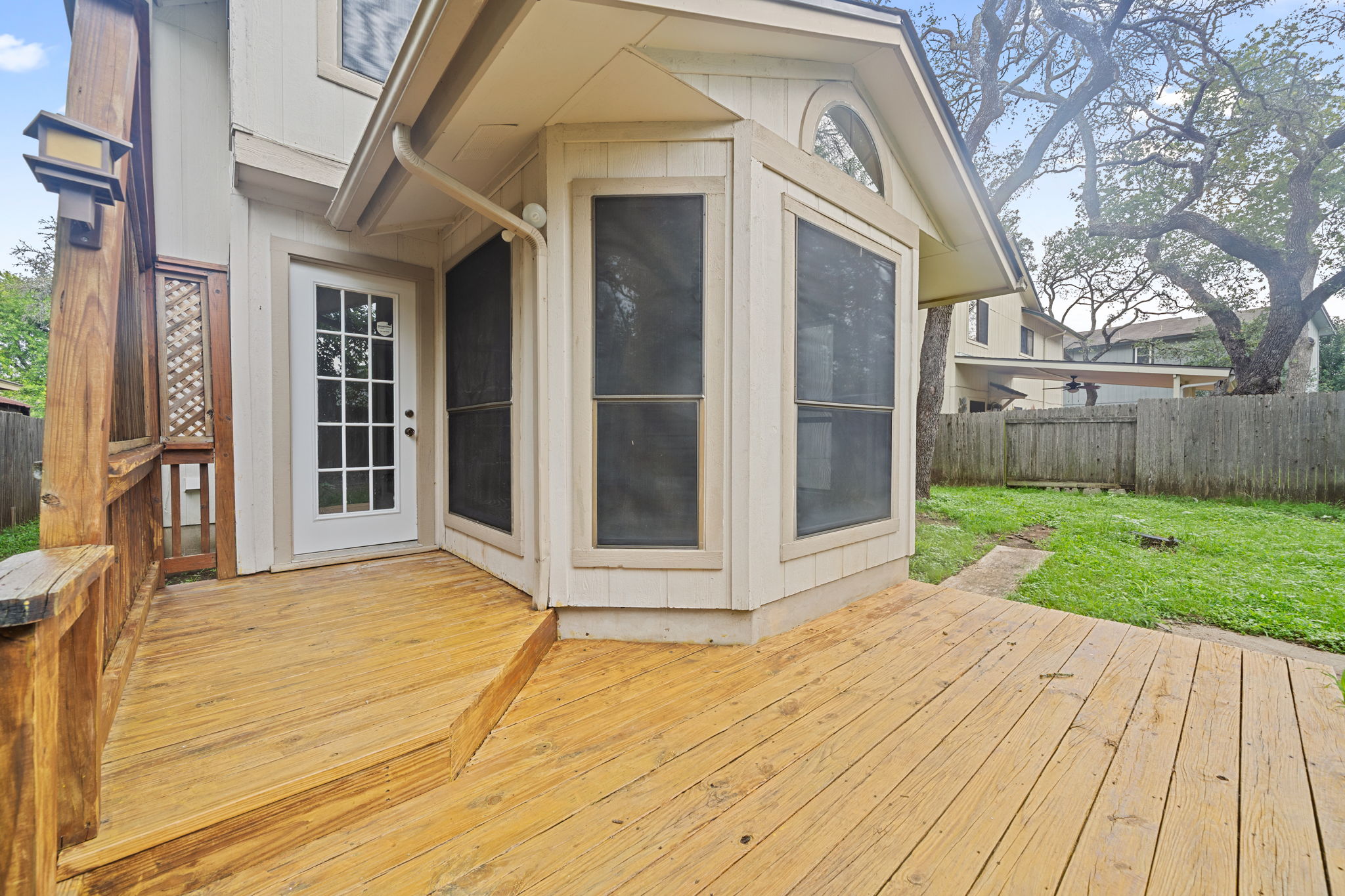 main property photo 28