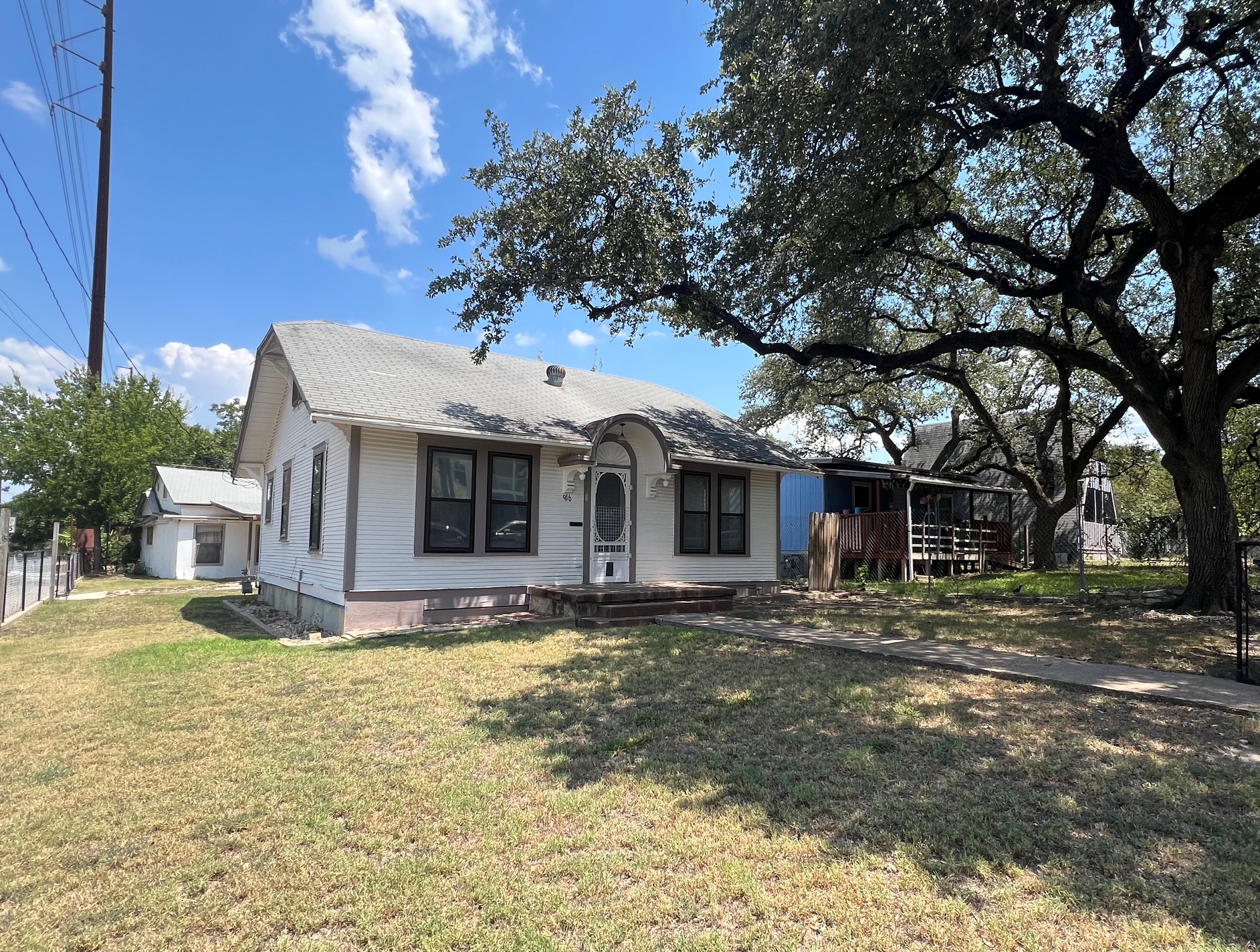 main property photo 2