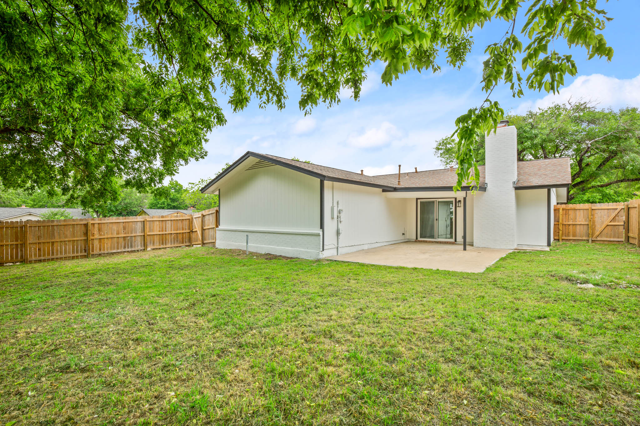 main property photo 19