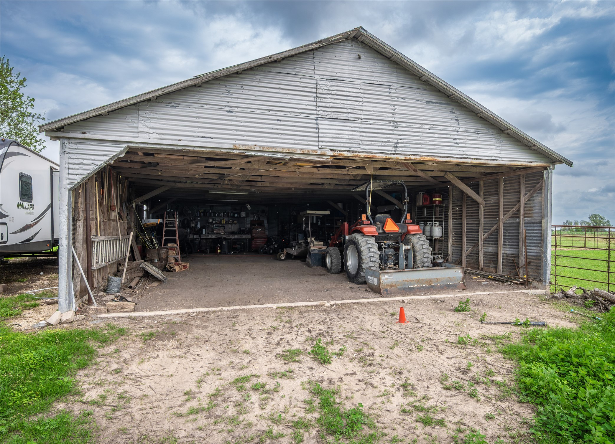 main property photo 18