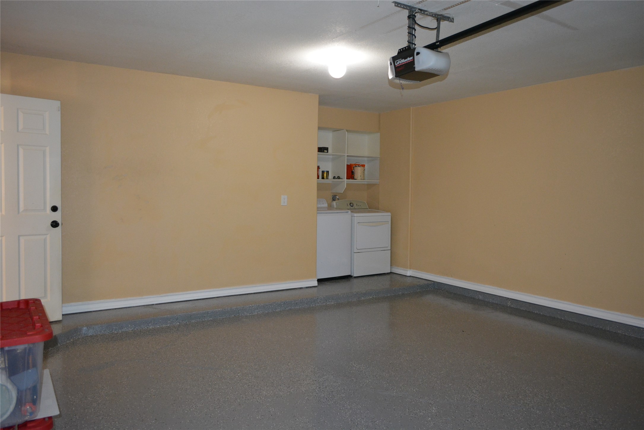 main property photo 10