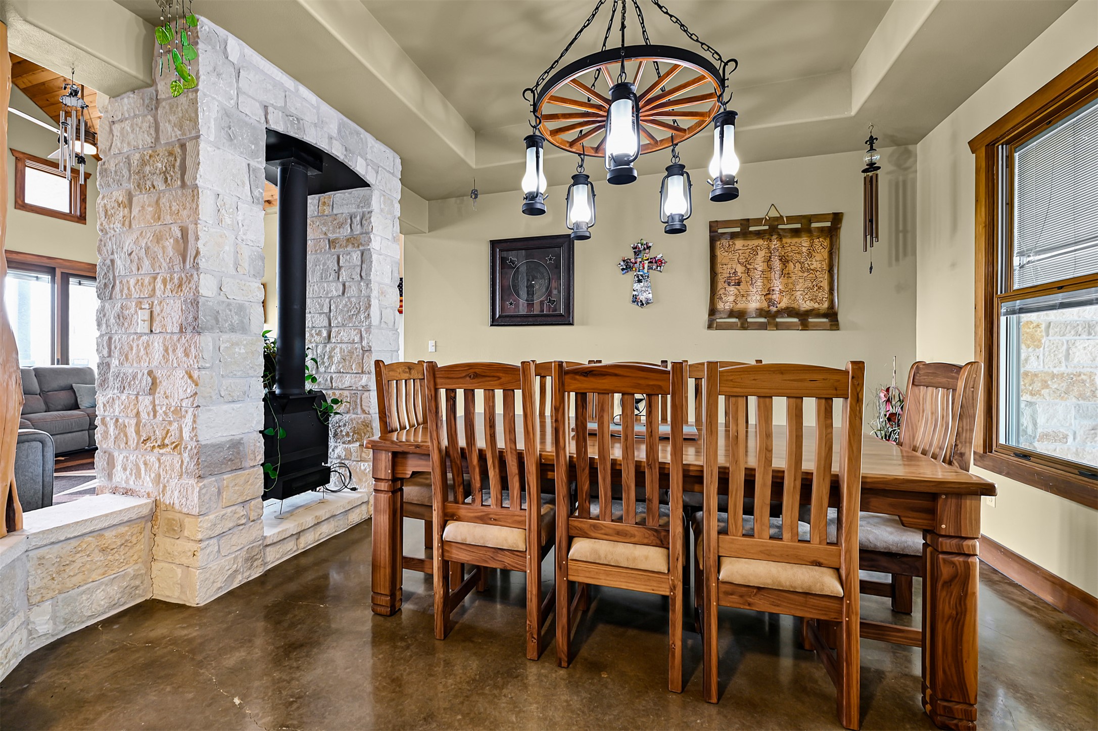 main property photo 19