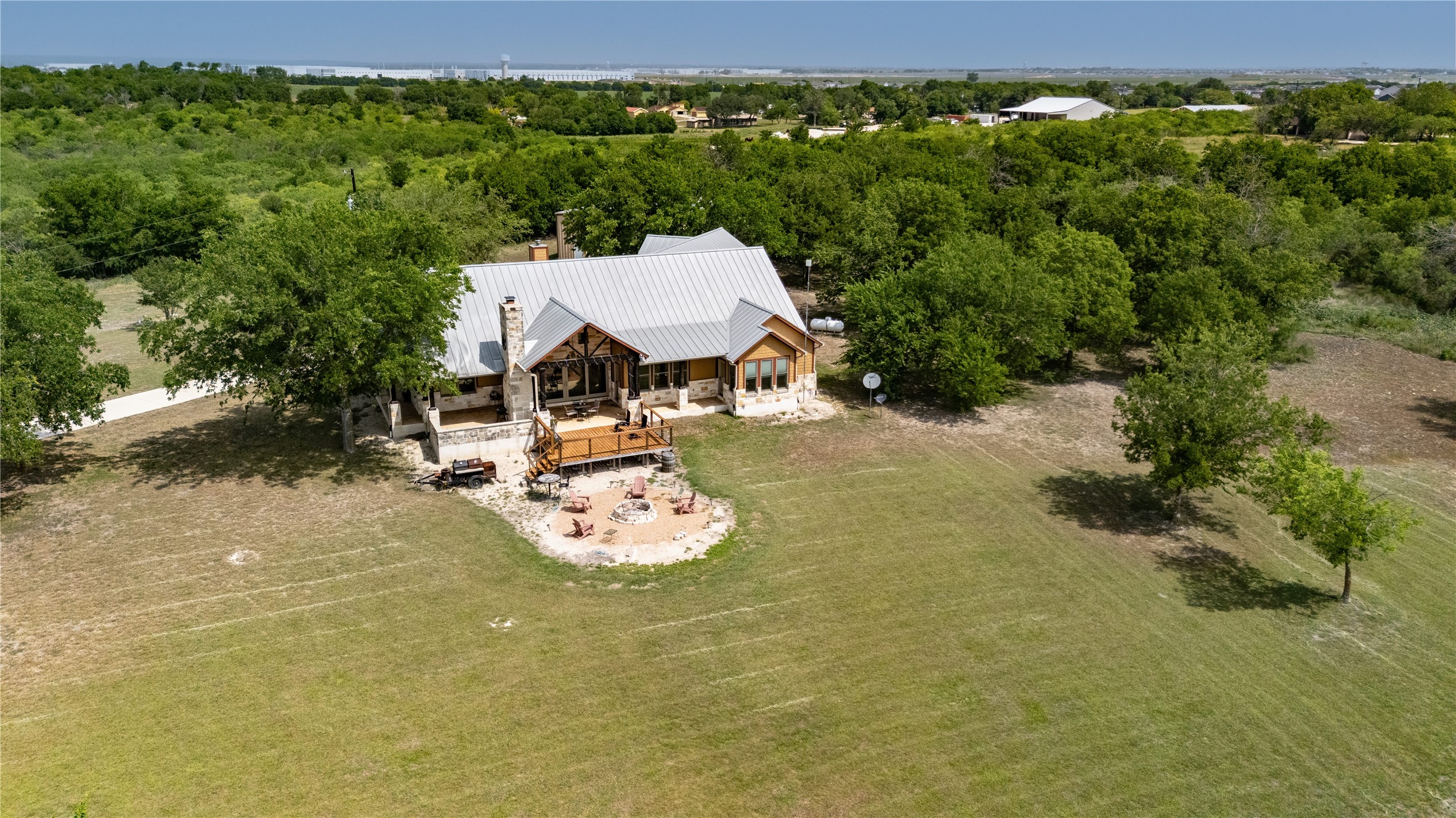 main property photo 8