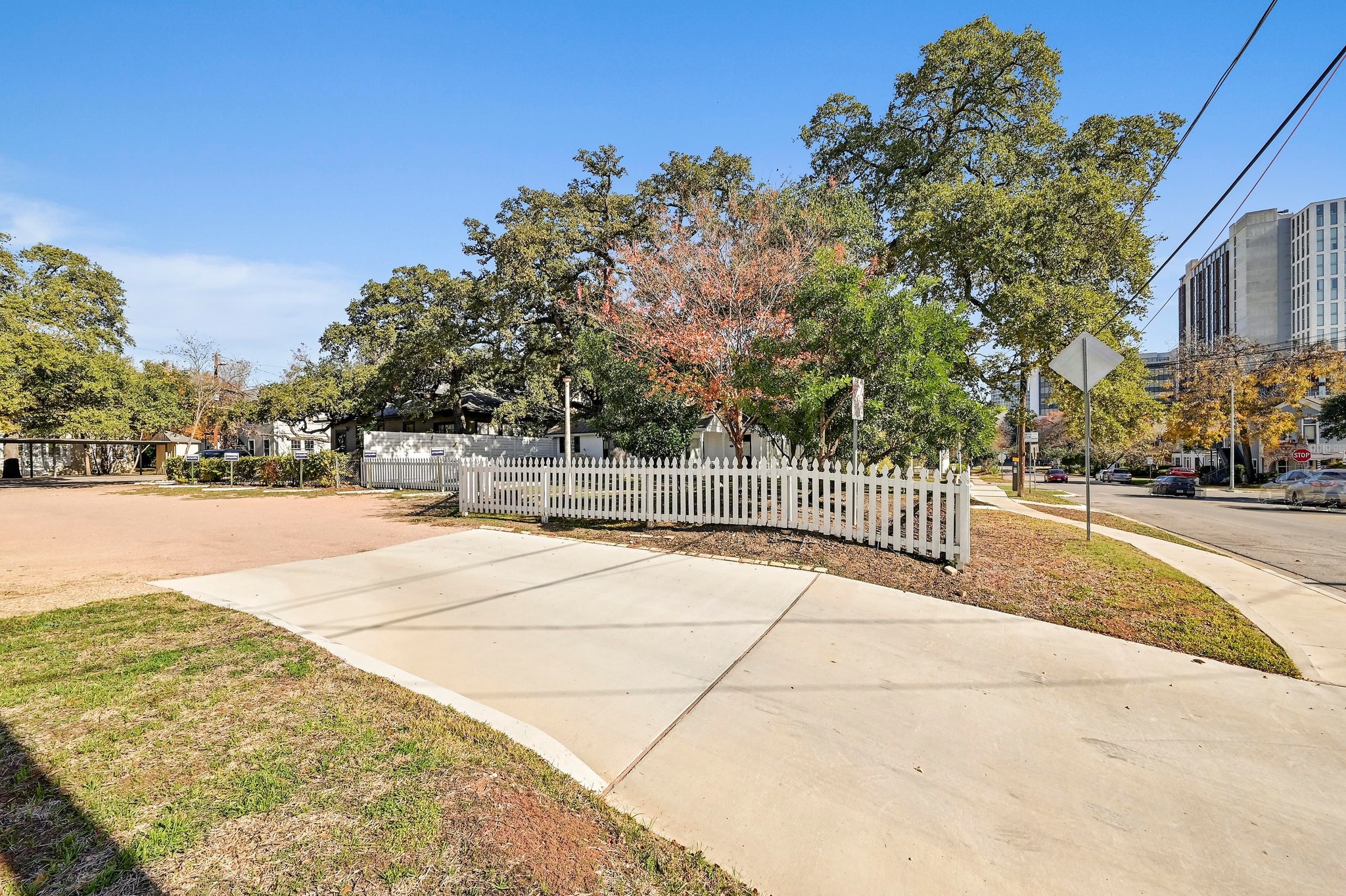 main property photo 31