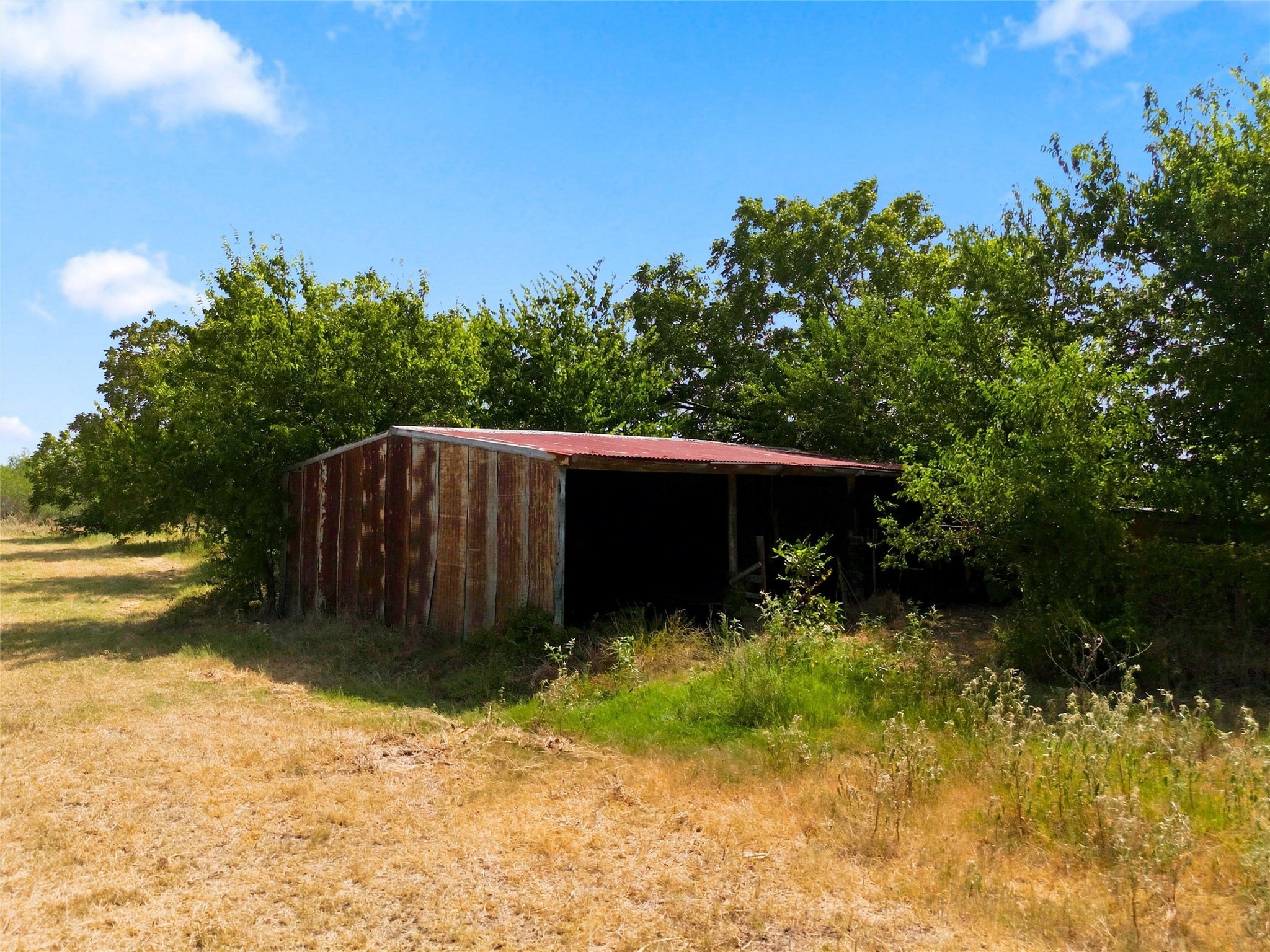 main property photo 3