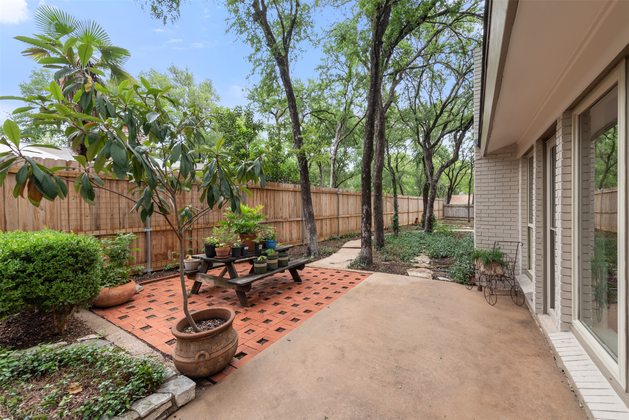 main property photo 25