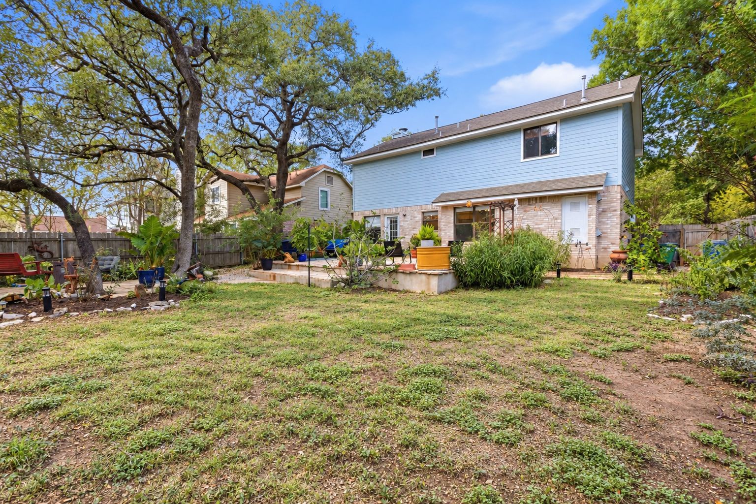 main property photo 29