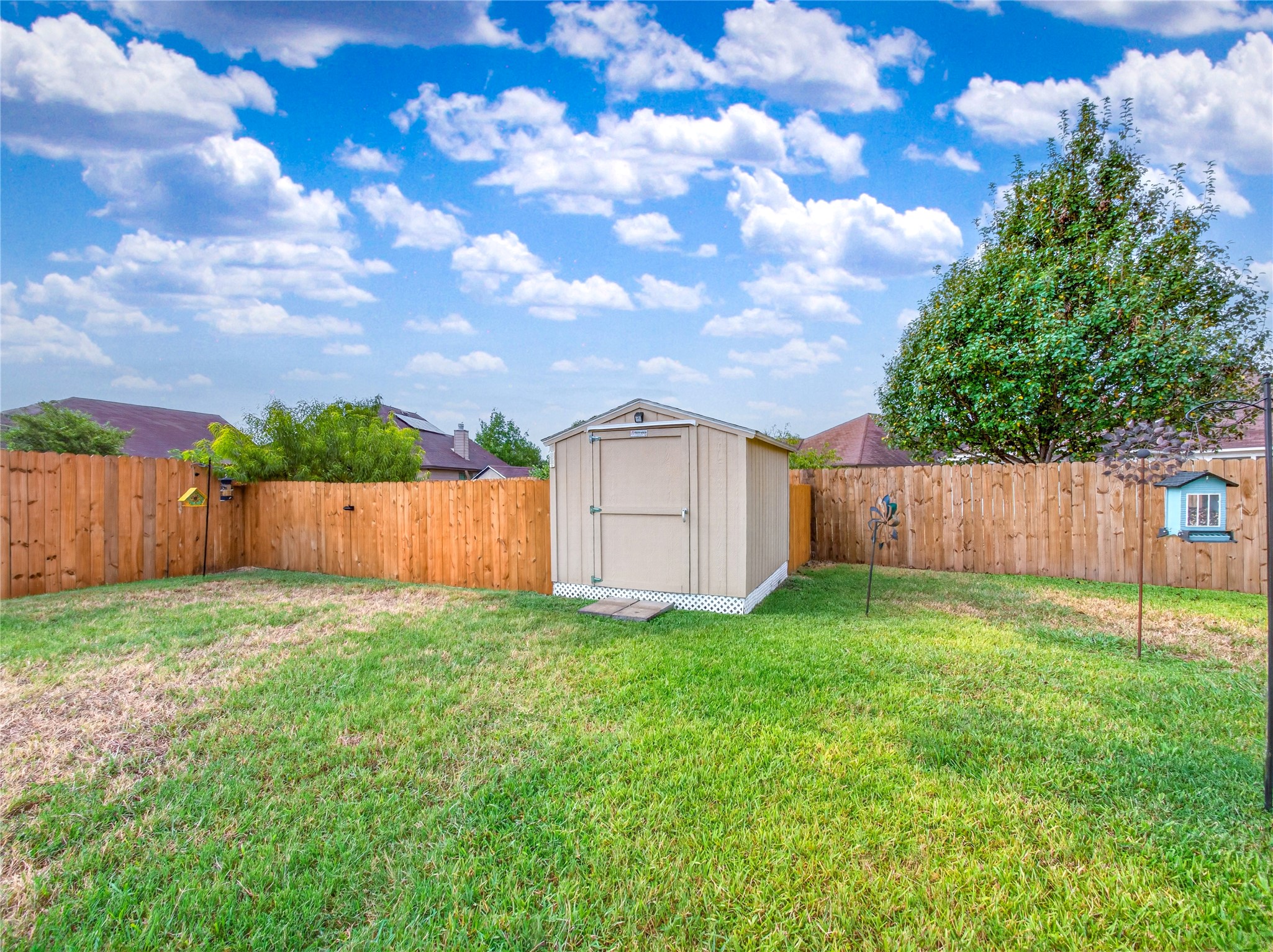 main property photo 28
