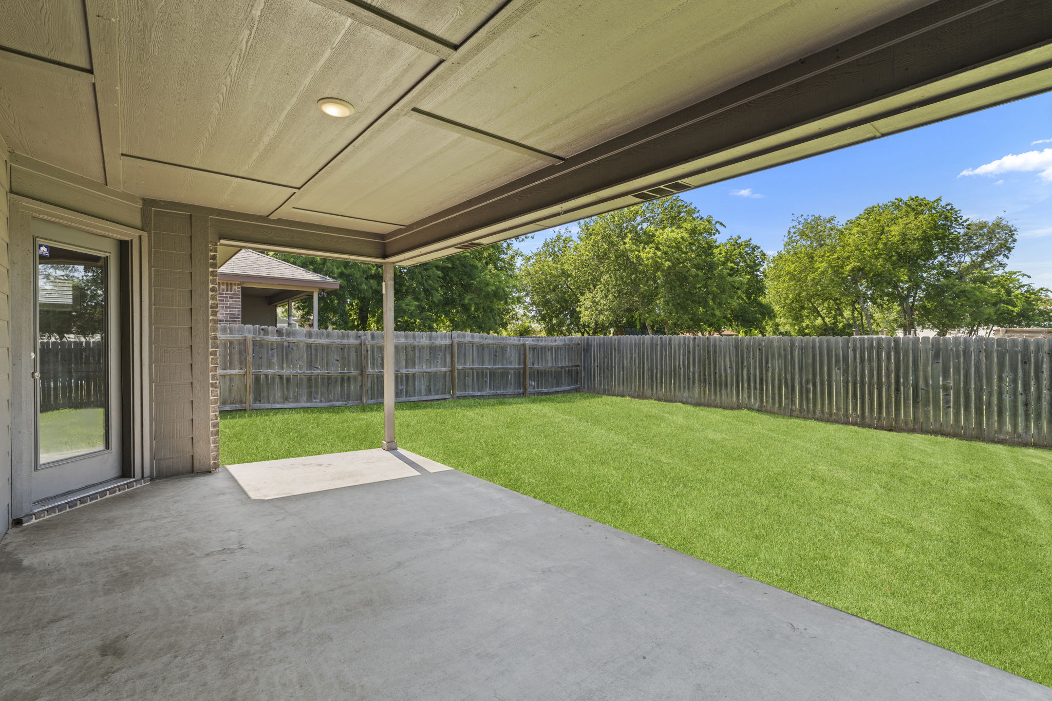 main property photo 33