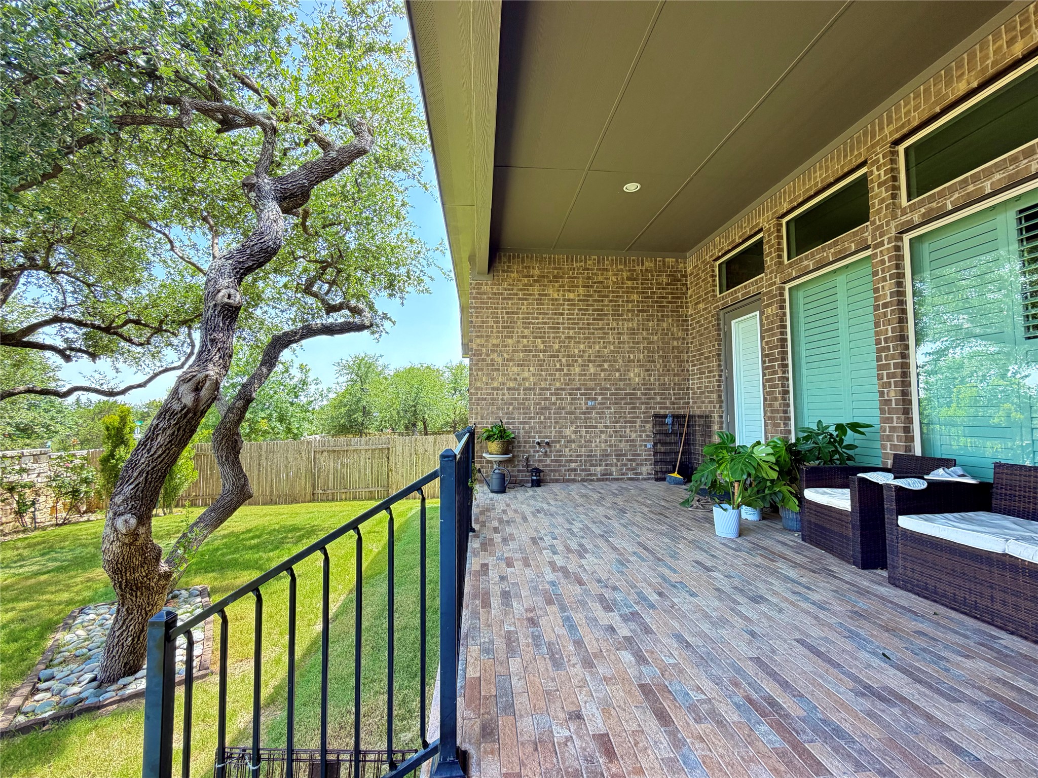 main property photo 30