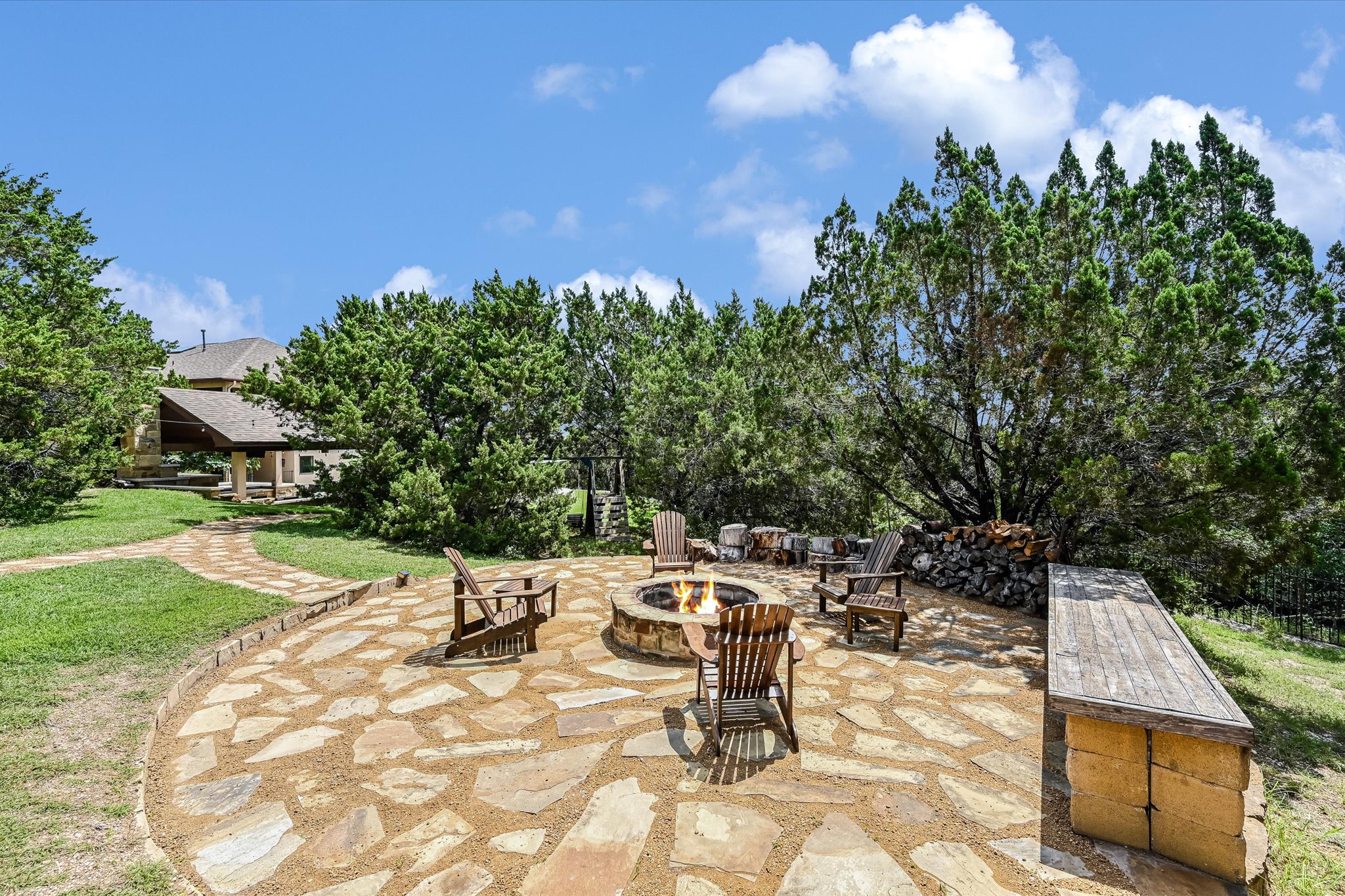 main property photo 28