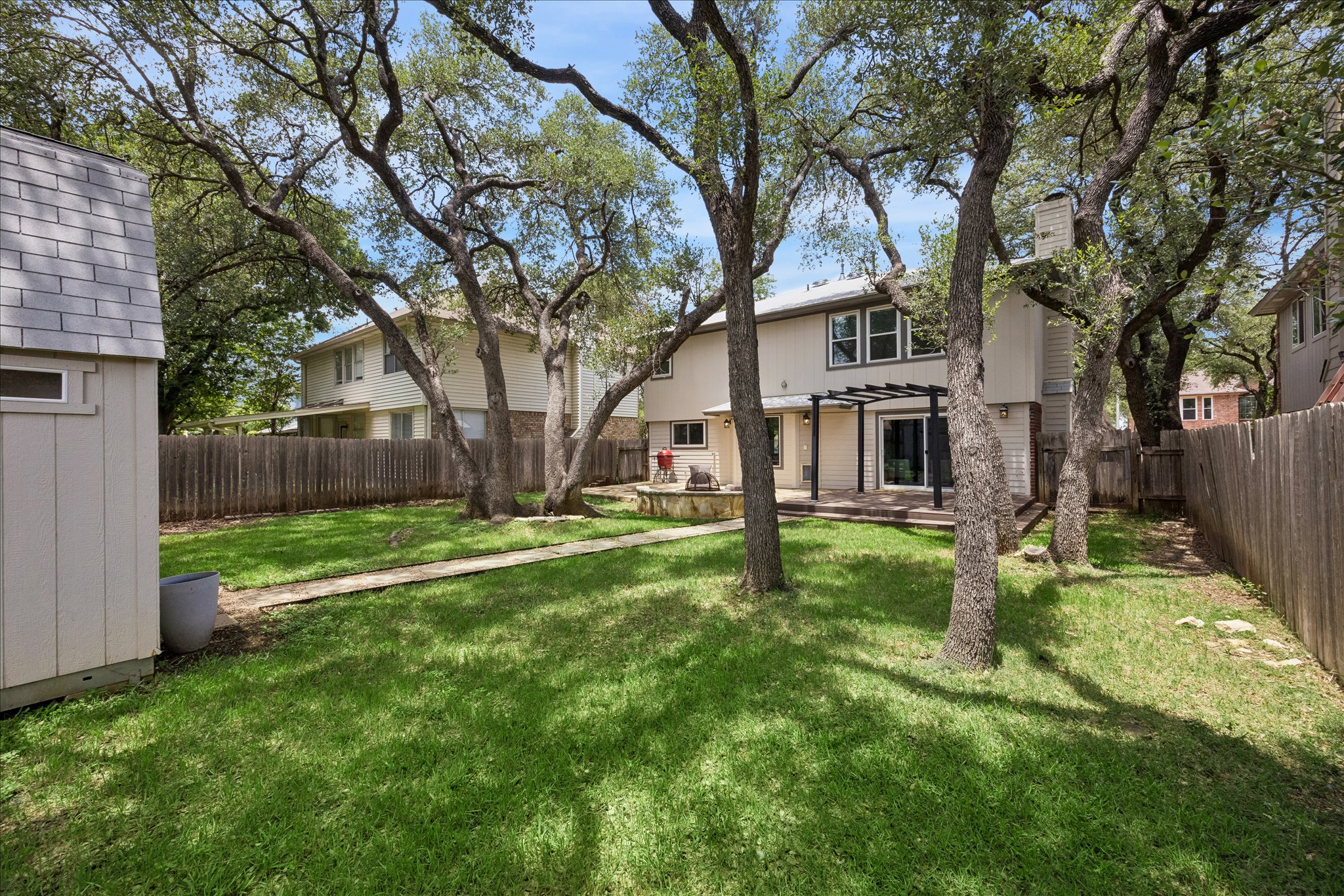 main property photo 32