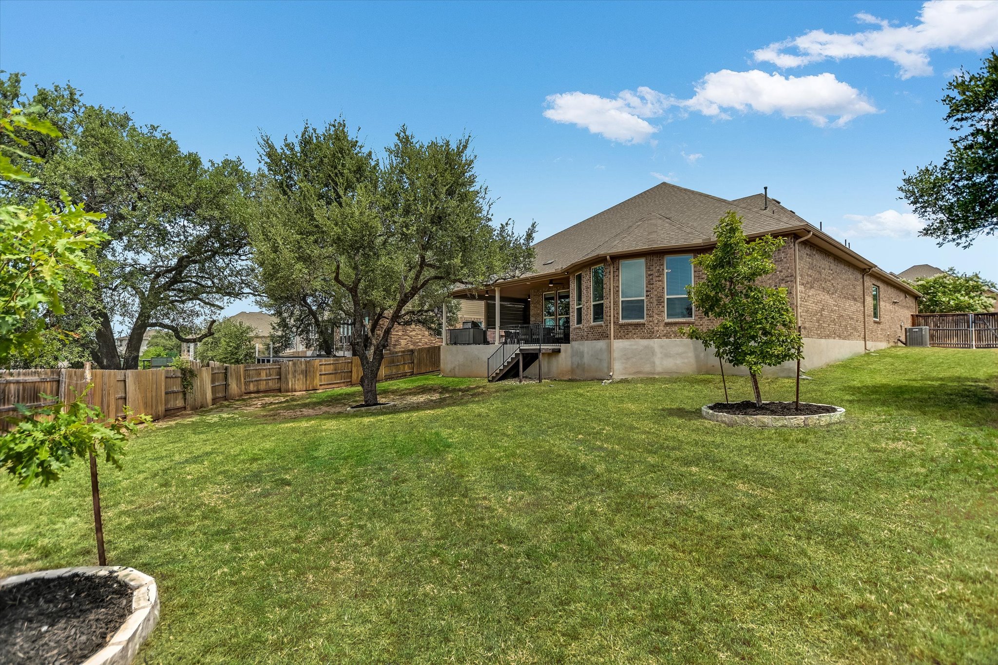 main property photo 25