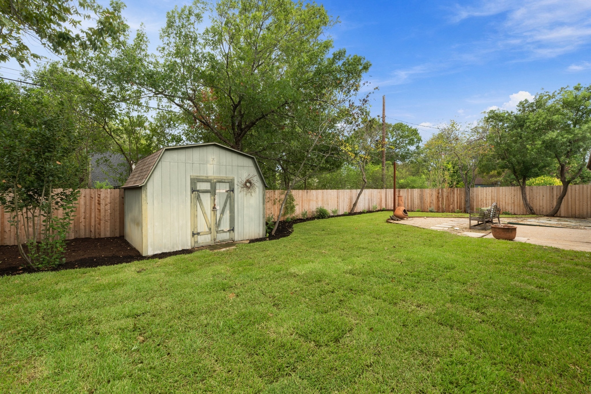 main property photo 37