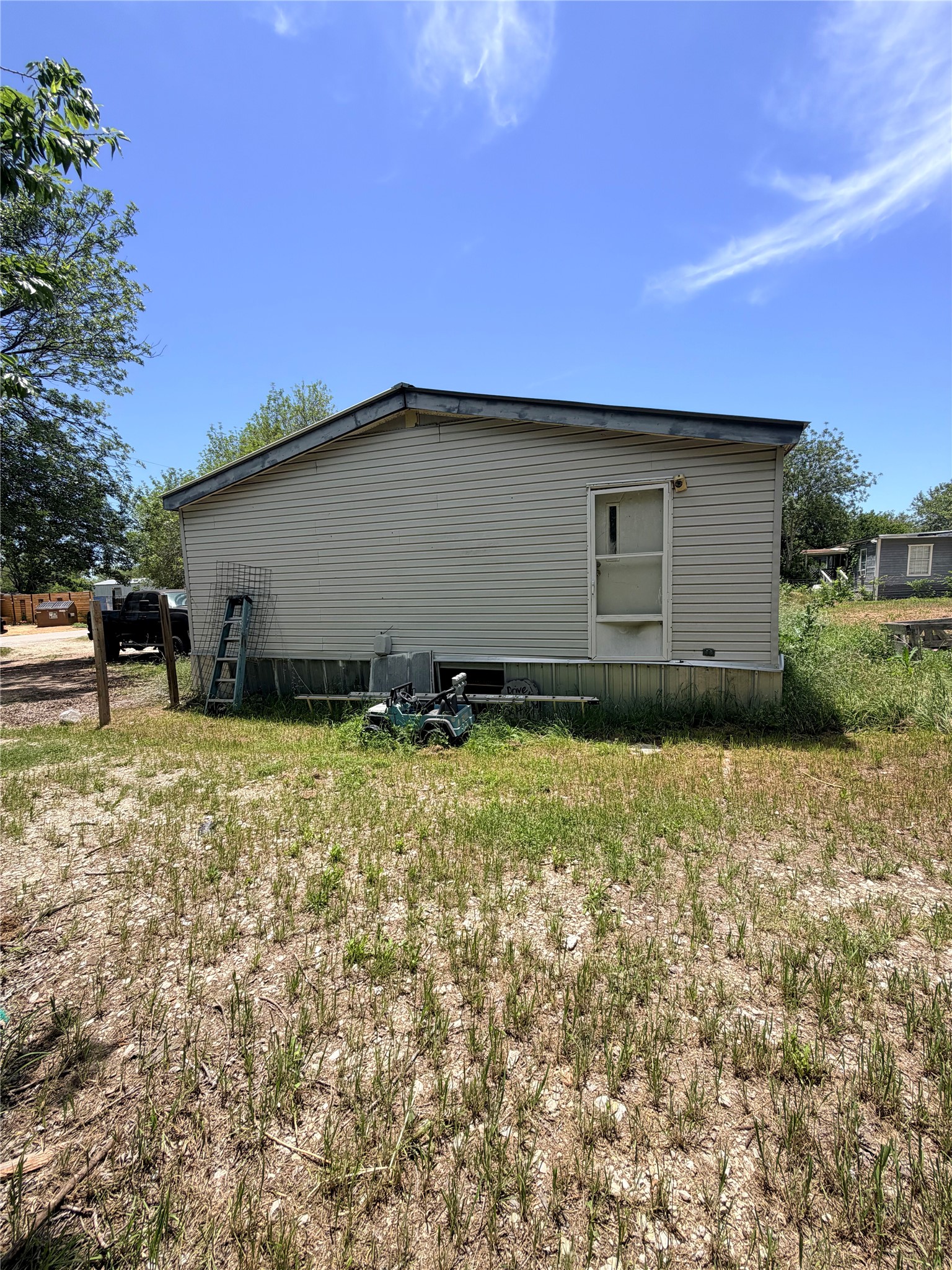 main property photo 18