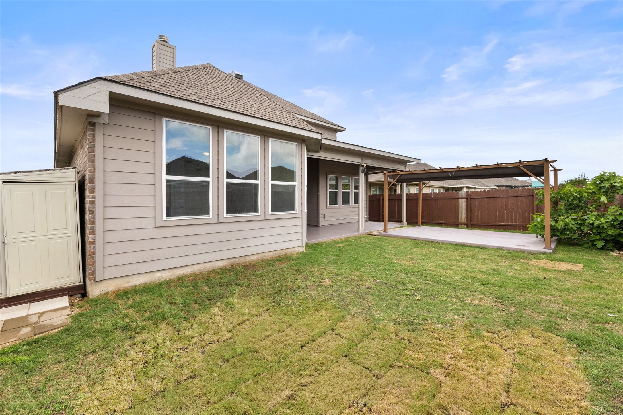 main property photo 37