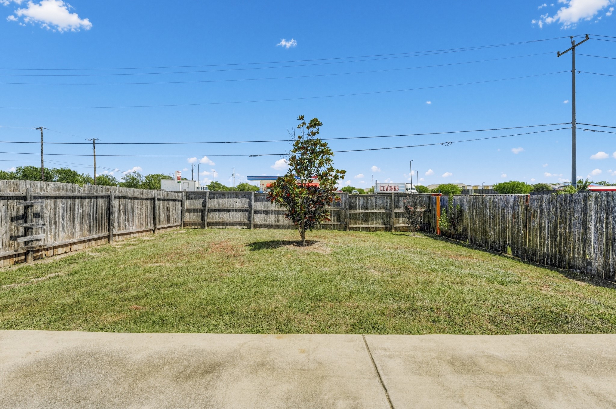 main property photo 32