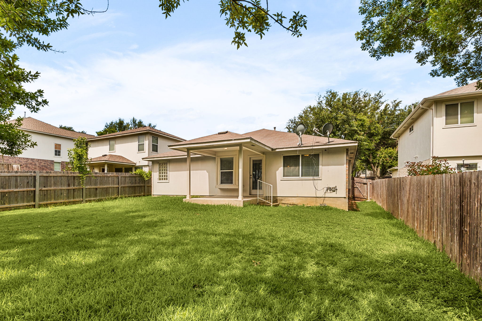 main property photo 34