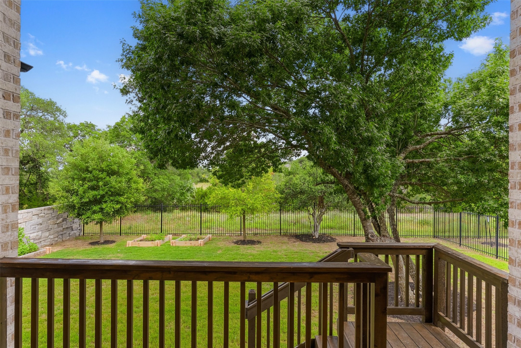 main property photo 27