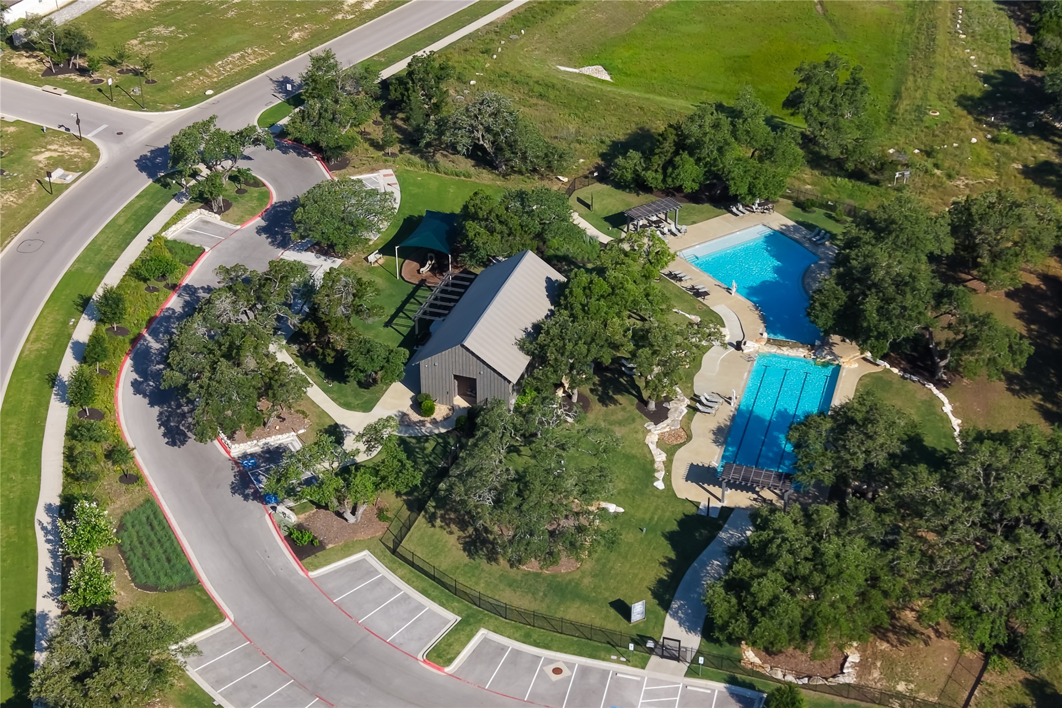 main property photo 32