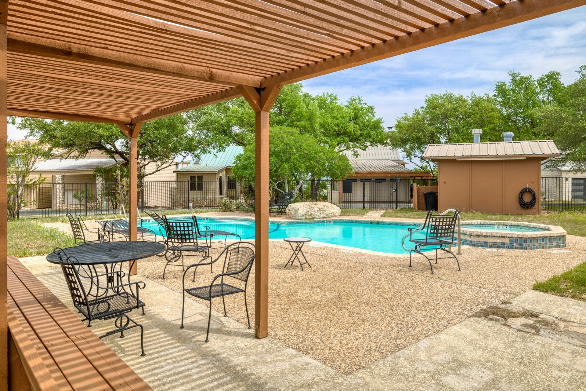 main property photo 31