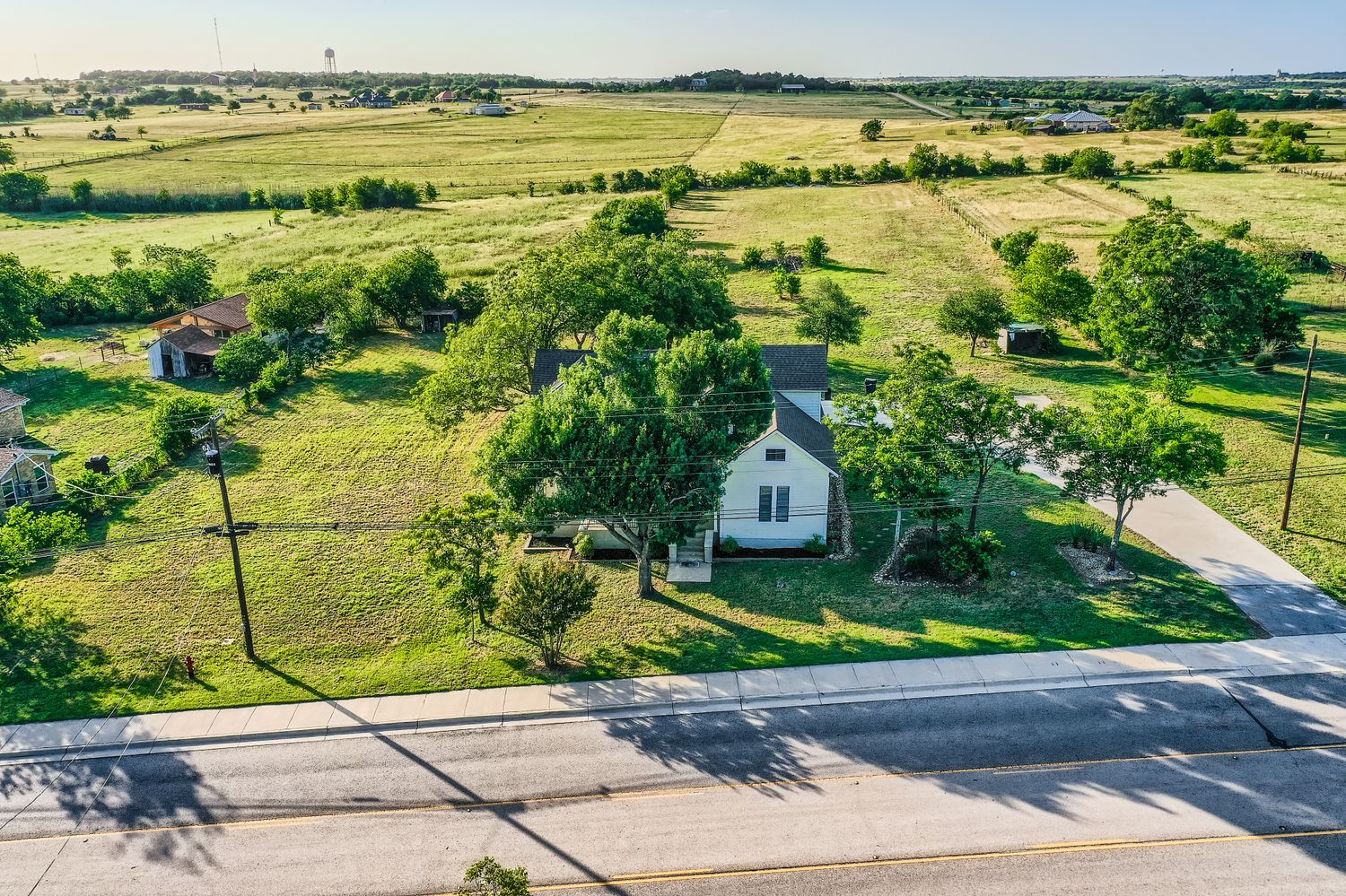 main property photo 28