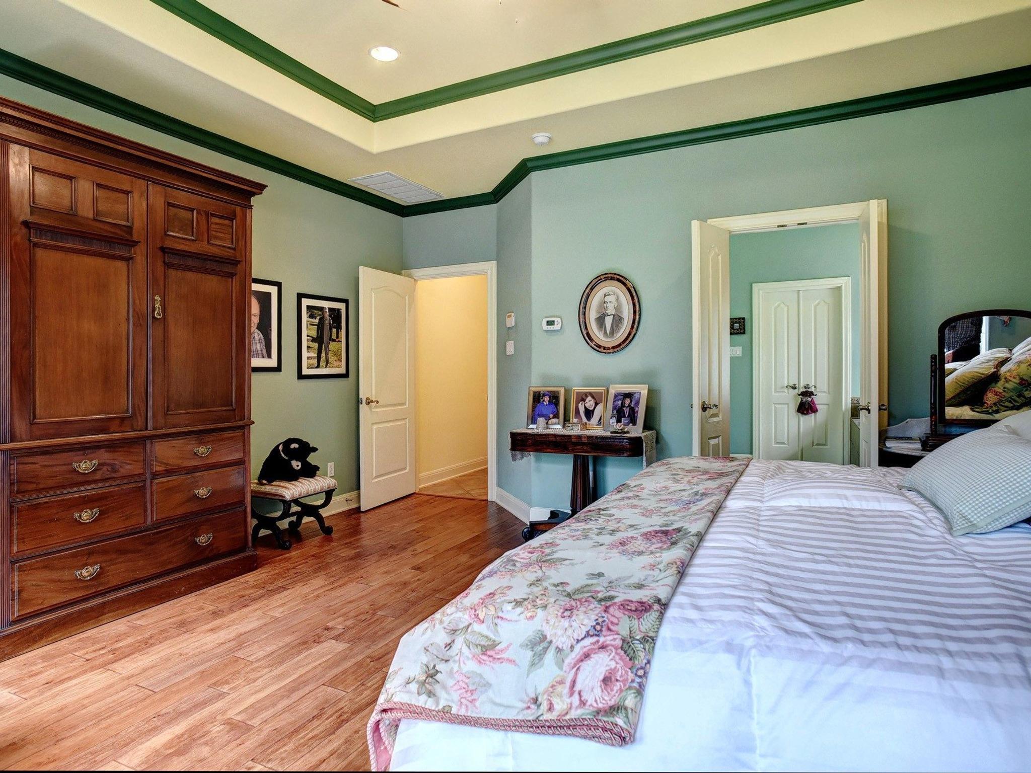 main property photo 22