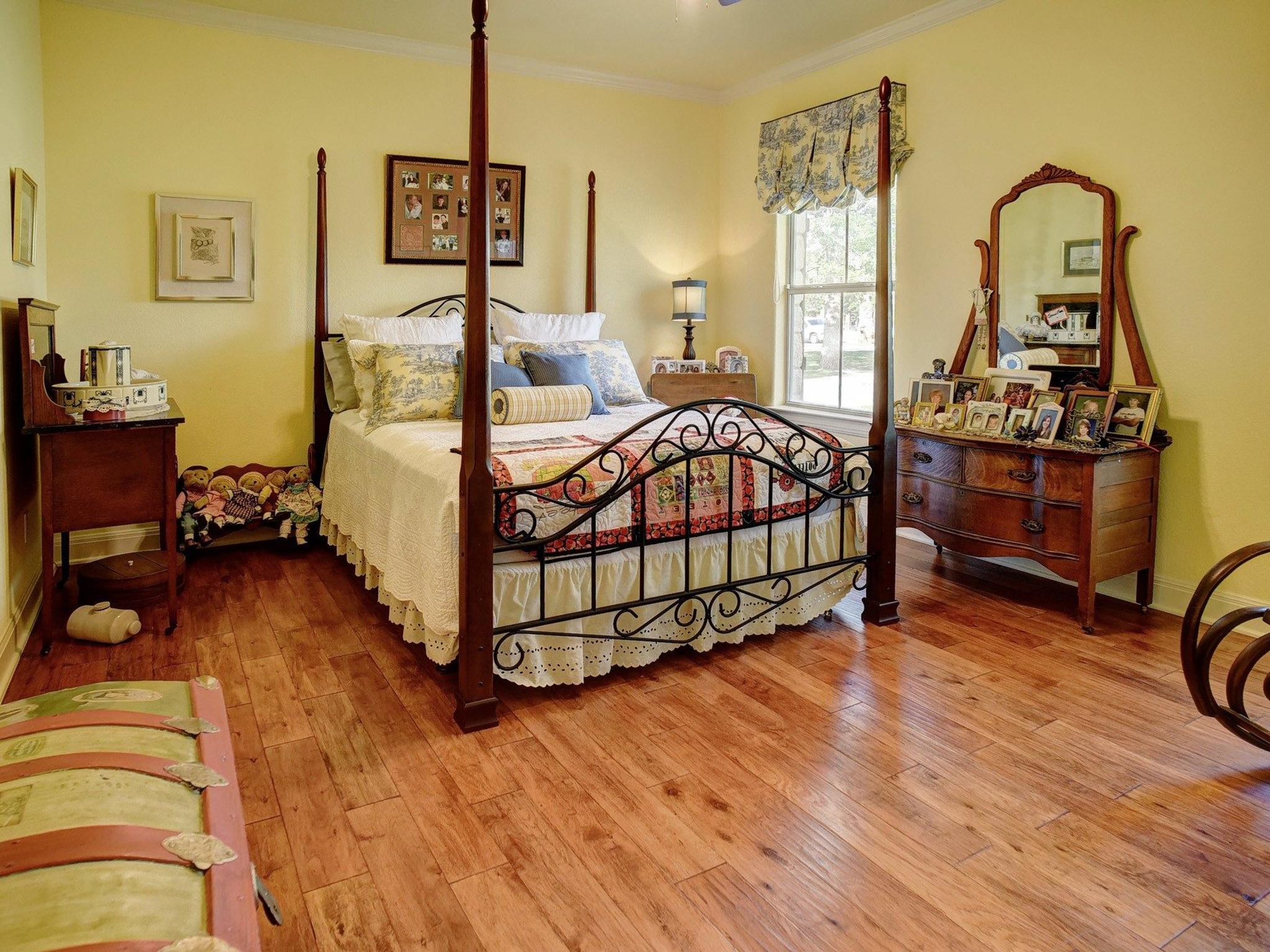 main property photo 25