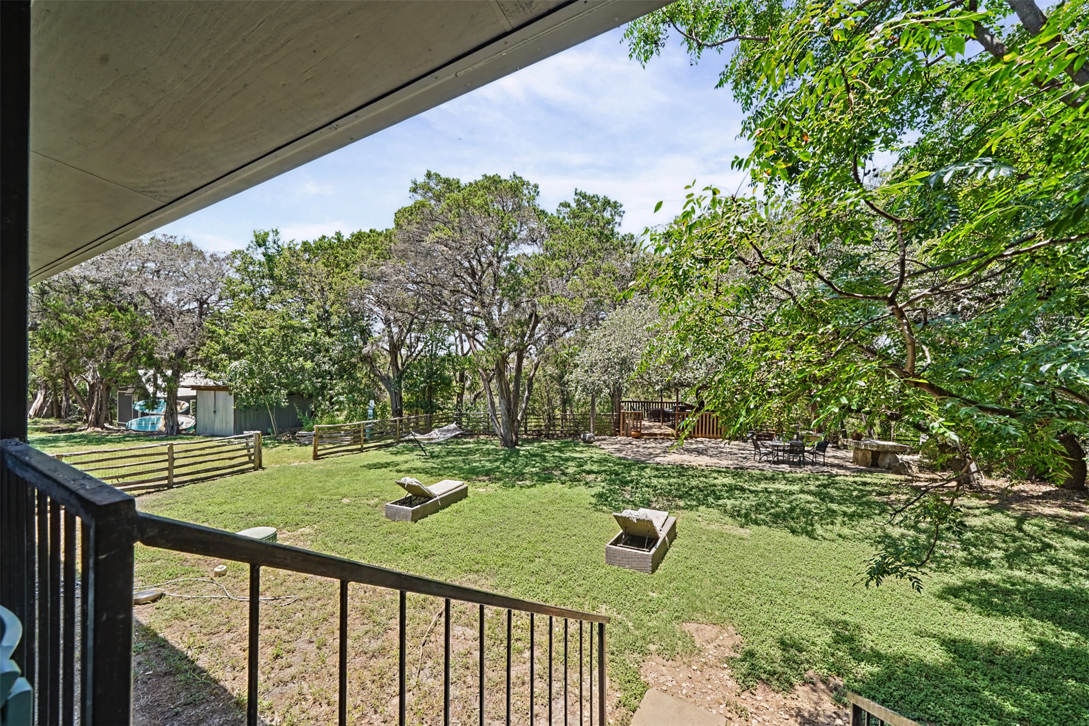 main property photo 11