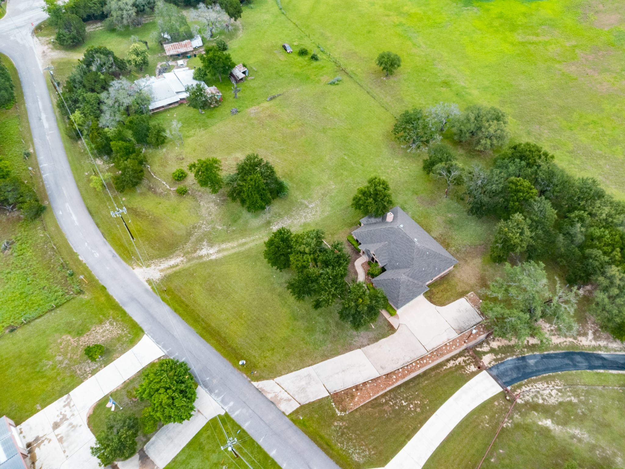 main property photo 23
