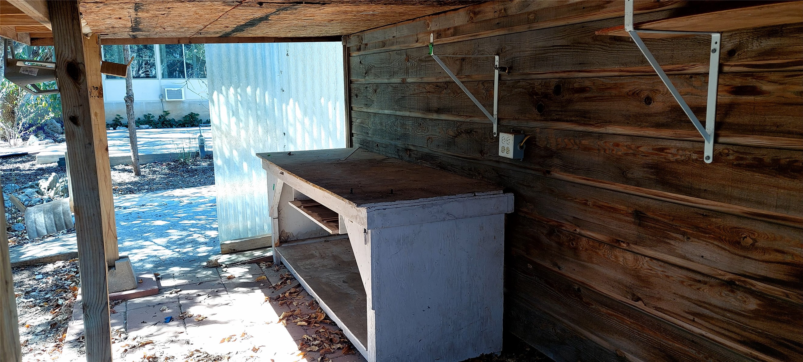 main property photo 23