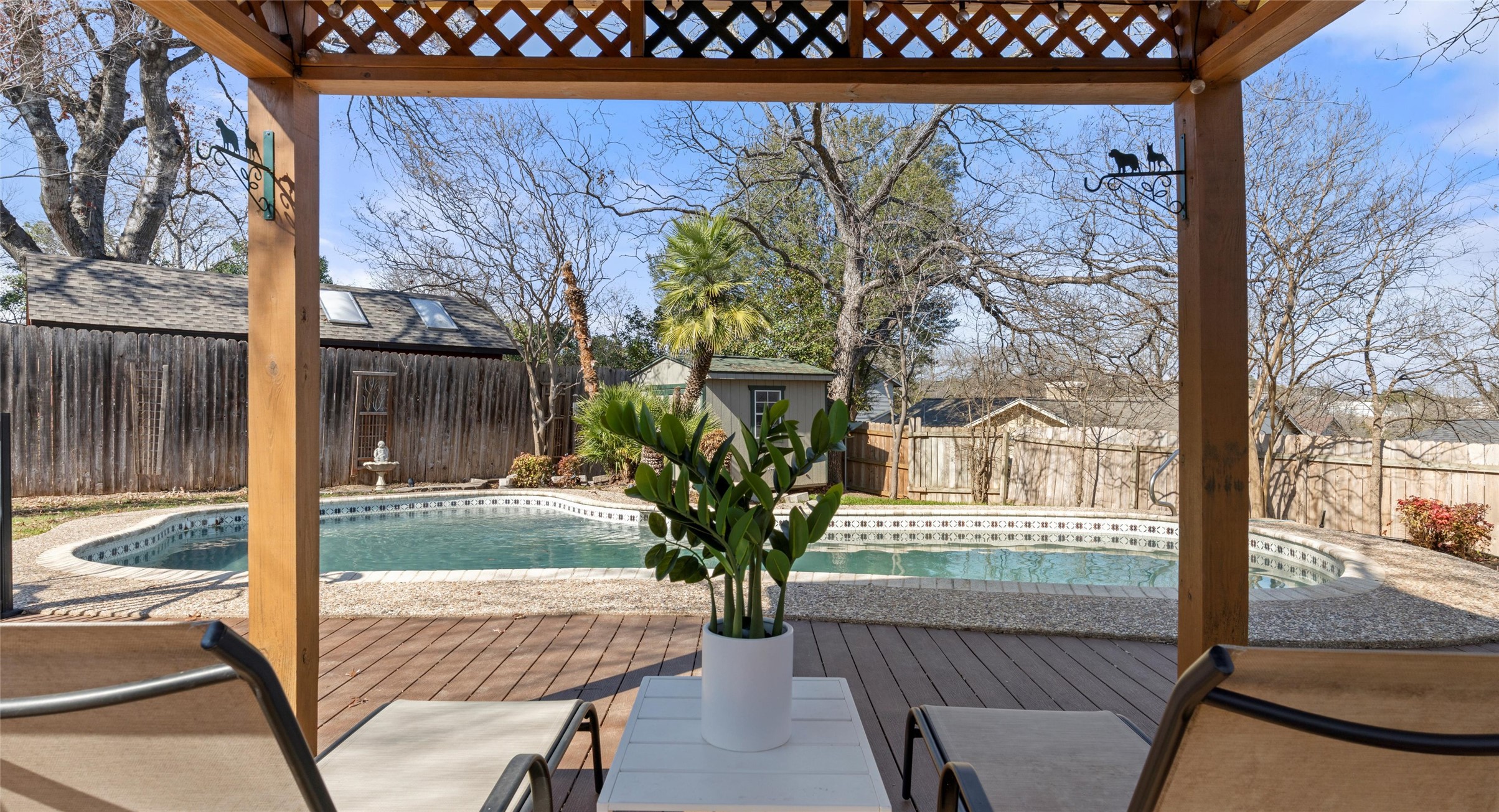 main property photo 35