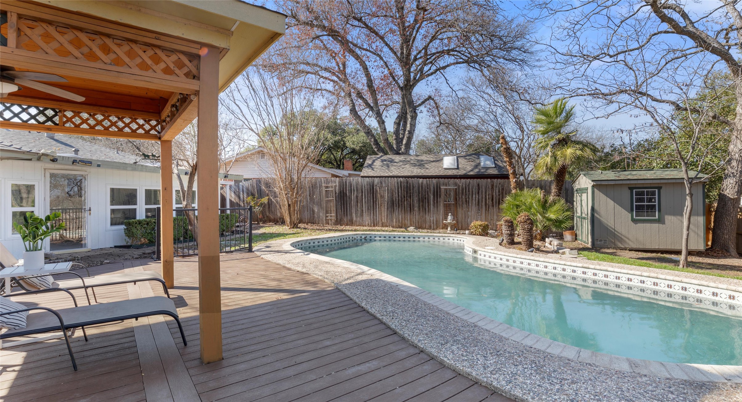 main property photo 36