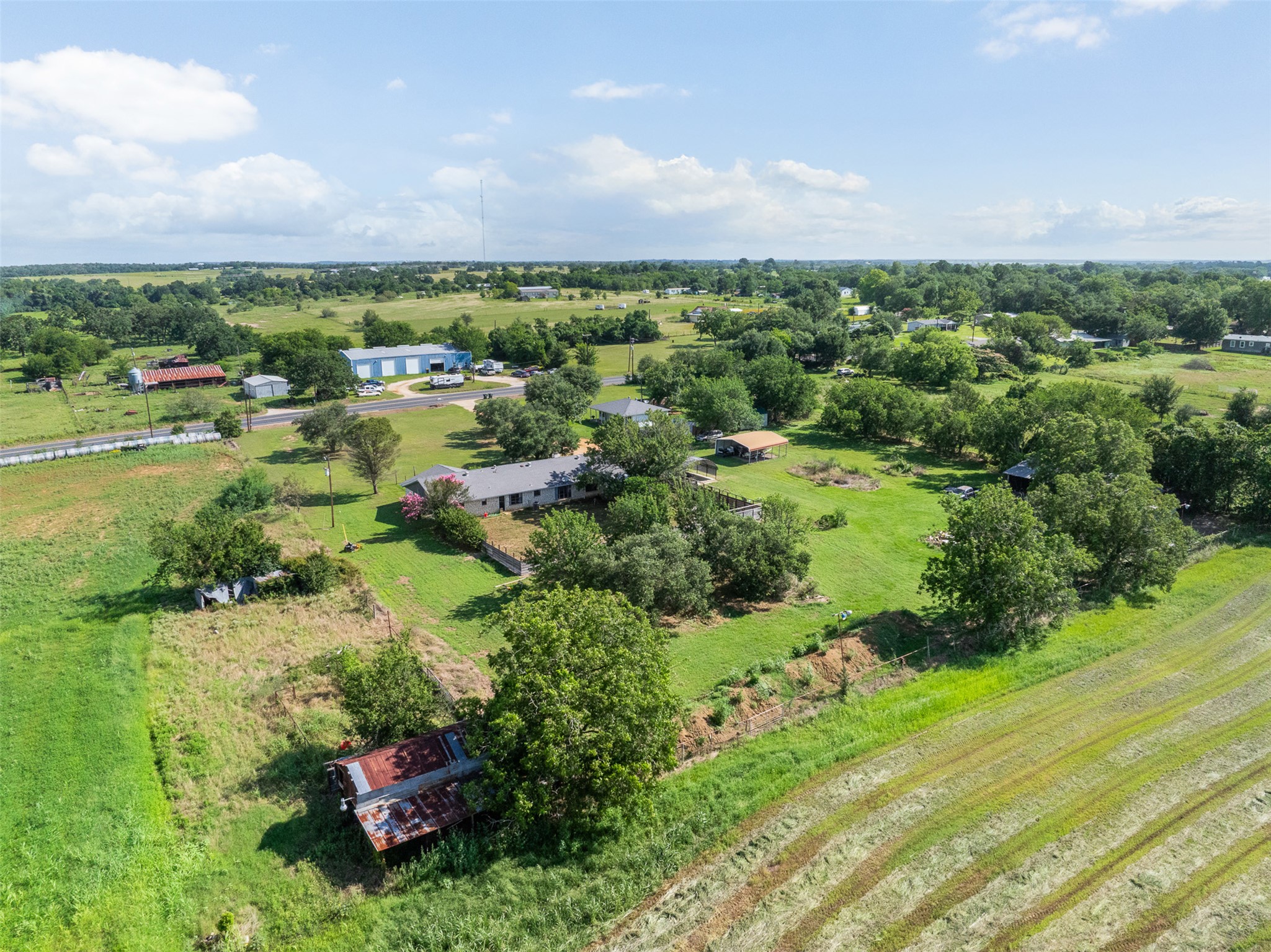 main property photo 32