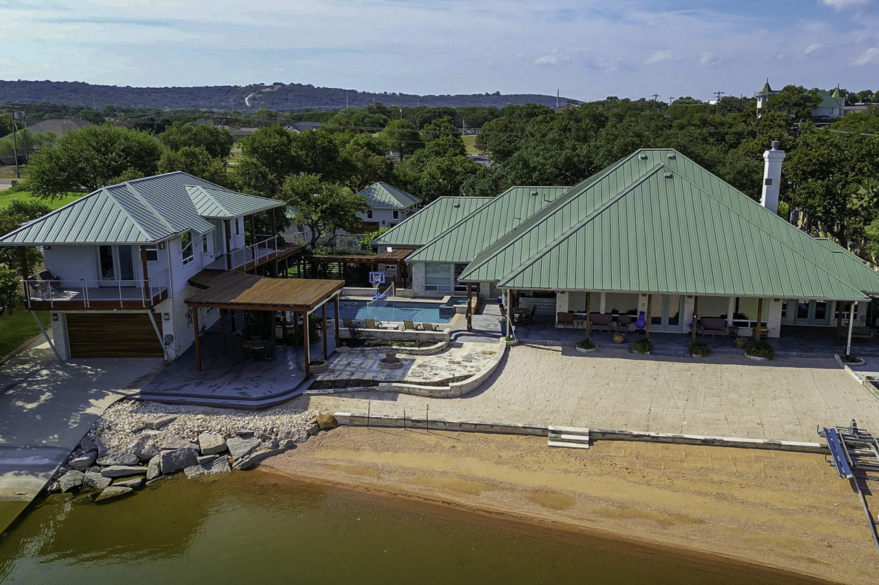 main property photo 34