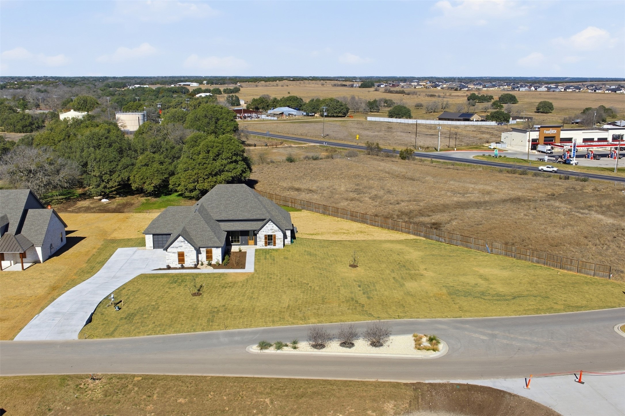 main property photo 5