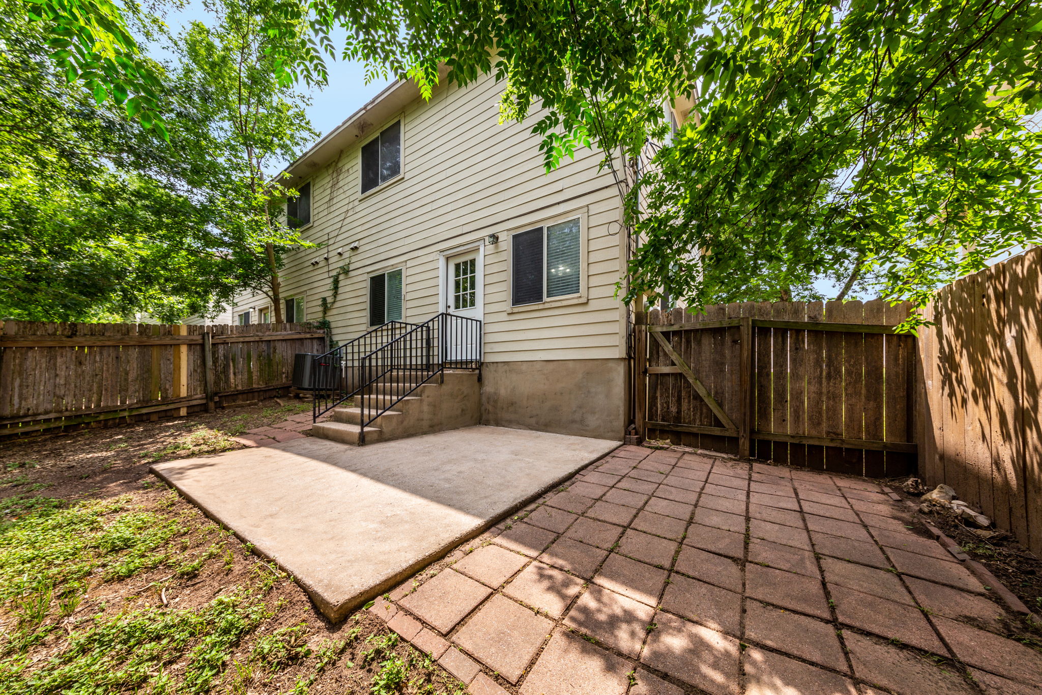 main property photo 32