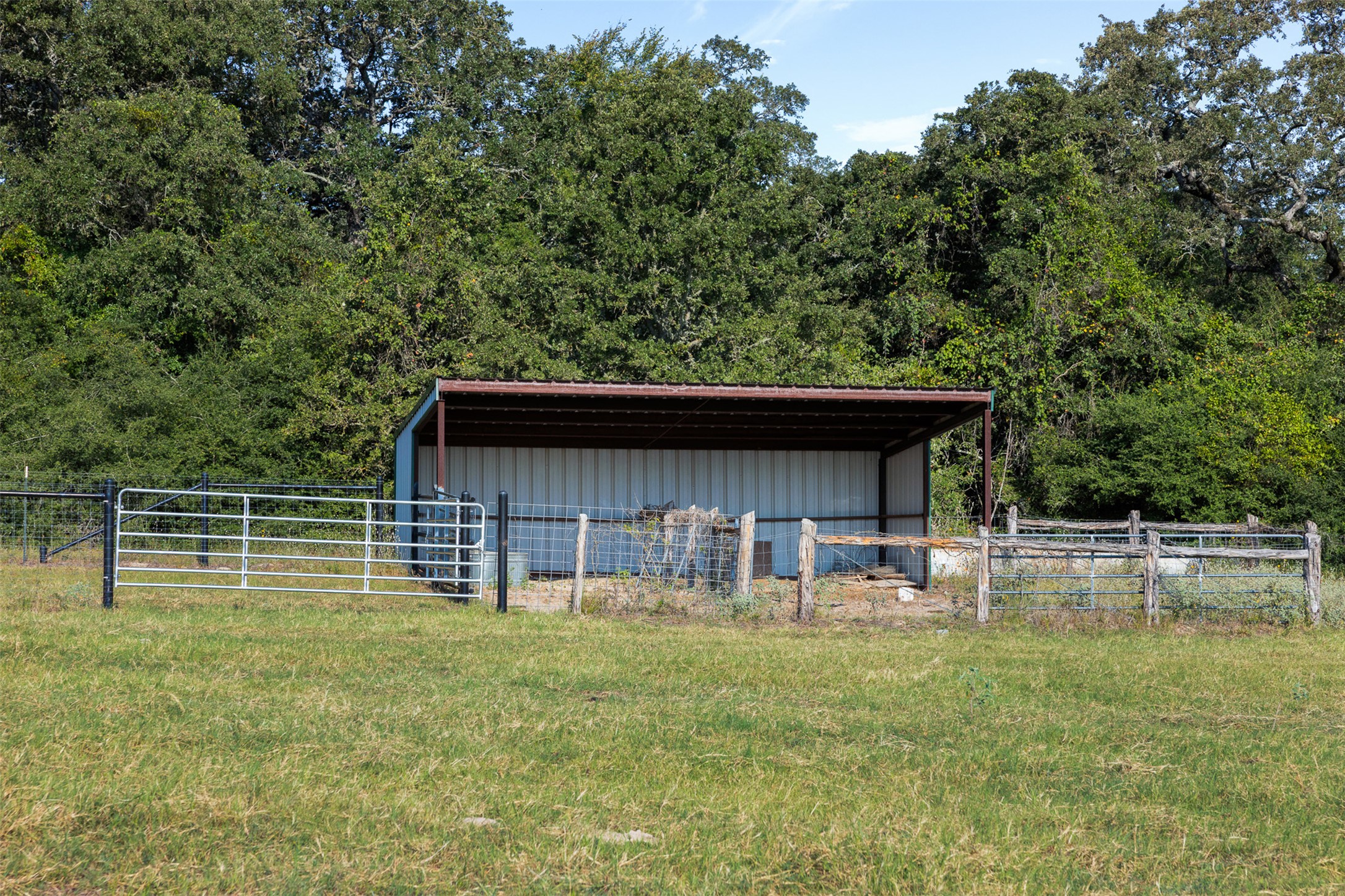main property photo 22