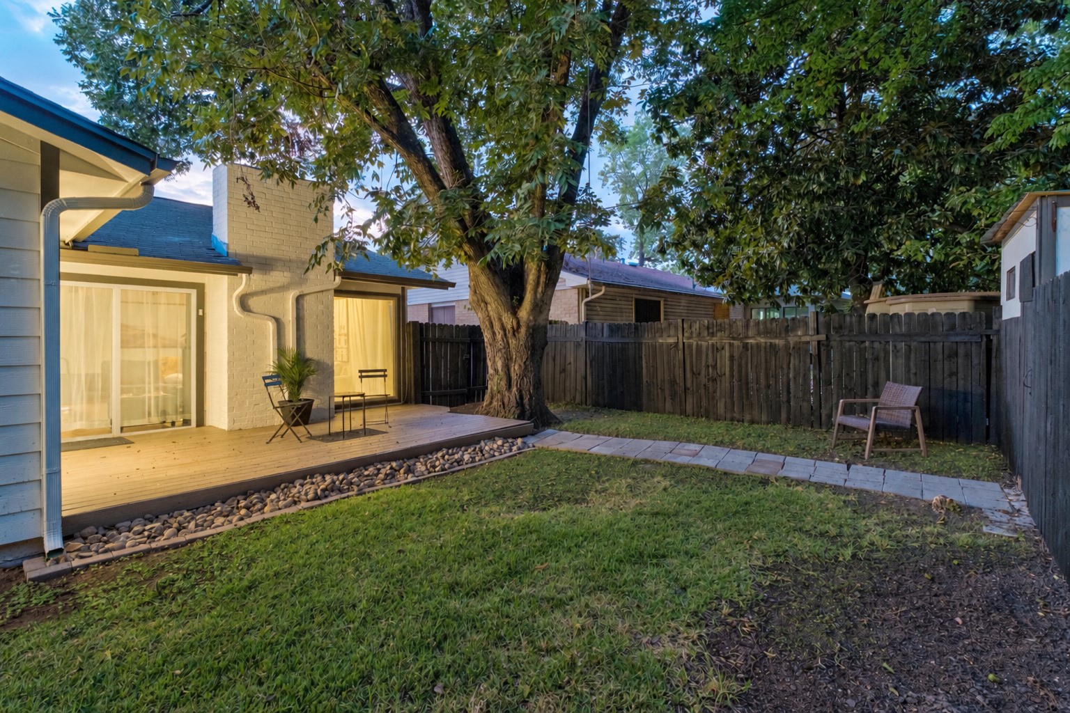 main property photo 28