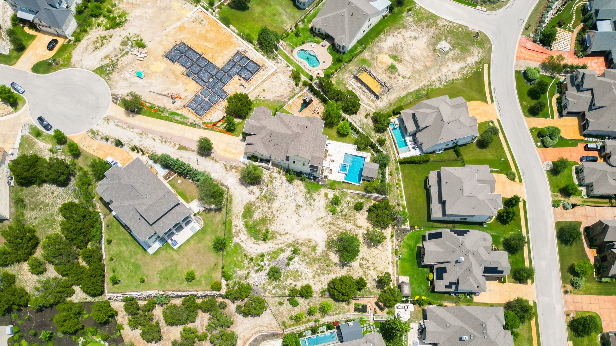 main property photo 13