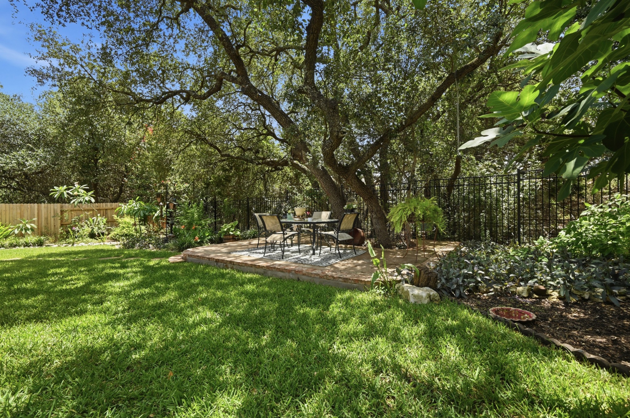 main property photo 19