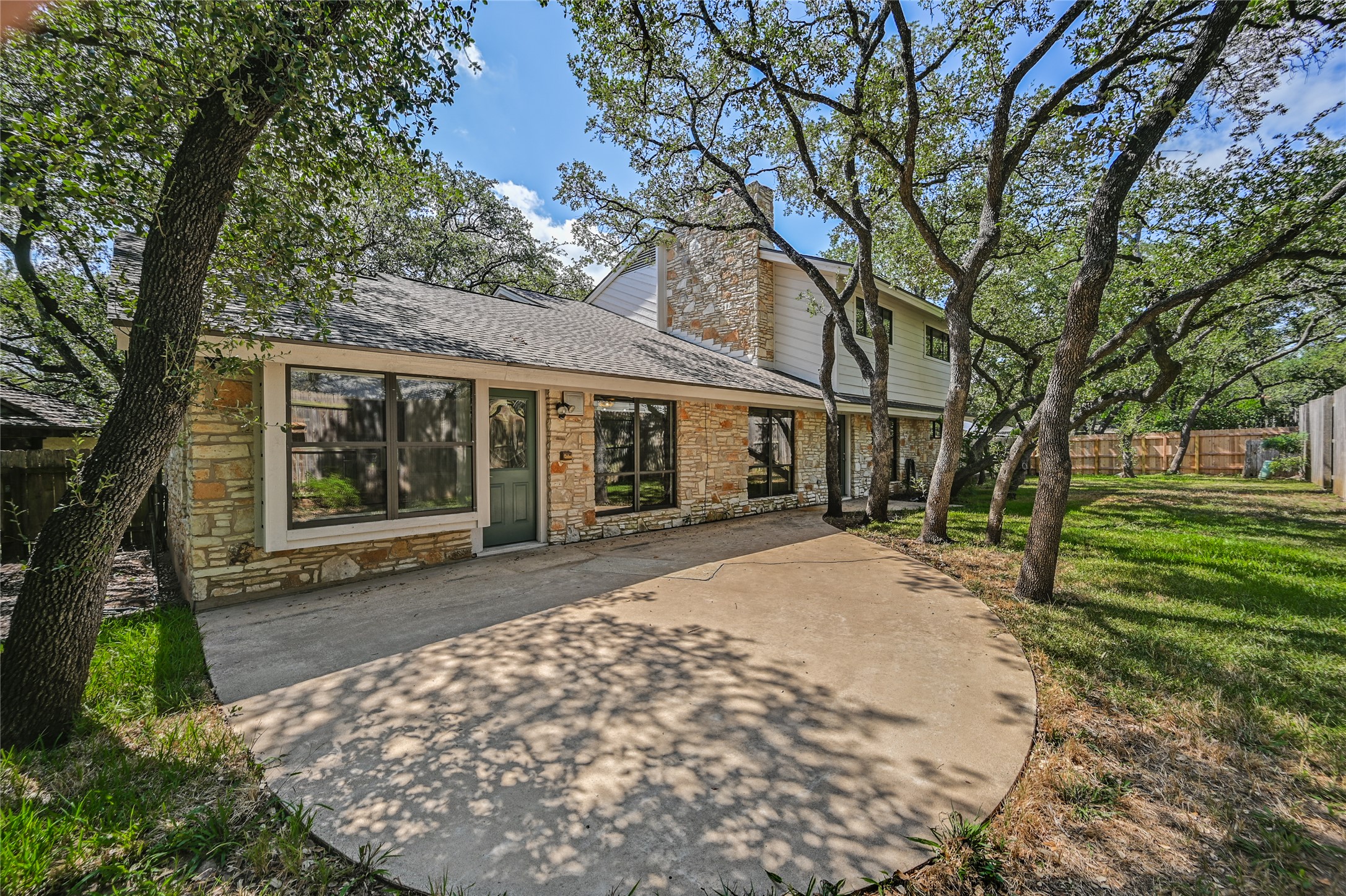 main property photo 18